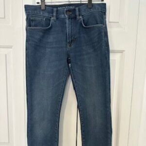 Banana Republic Men's Traveler Jeans Size 30x30. Blue. Slim.